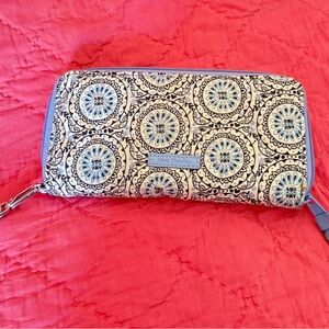 Vera Bradley Cream and Light Blue Medallion Zip-Around Wrist Wallet